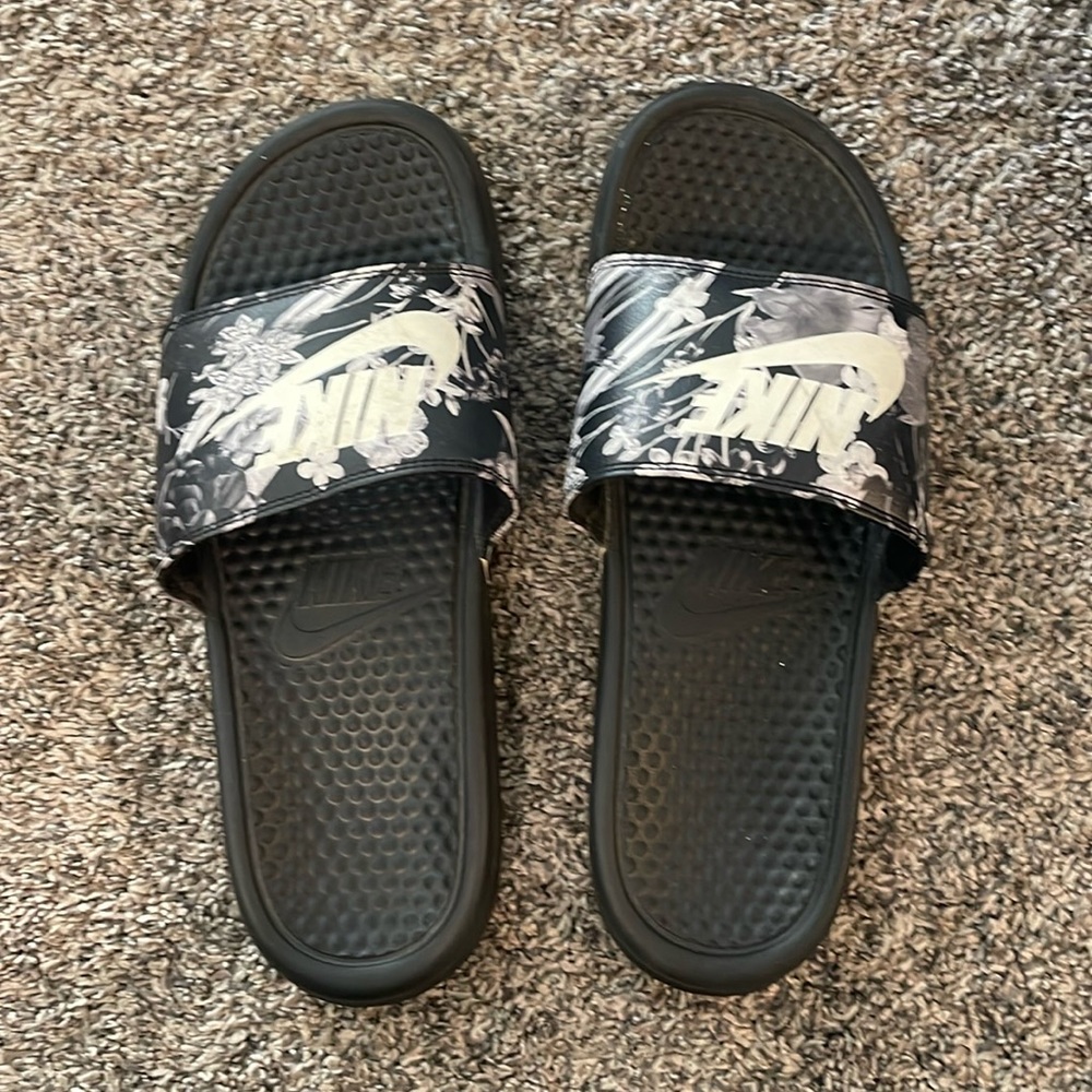 Nike slides